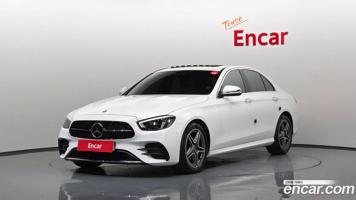 Mercedes-Benz E-Class — фото 1