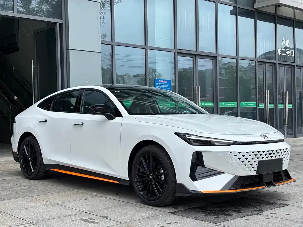 Changan UNI-V 2025 из CN, фото 1