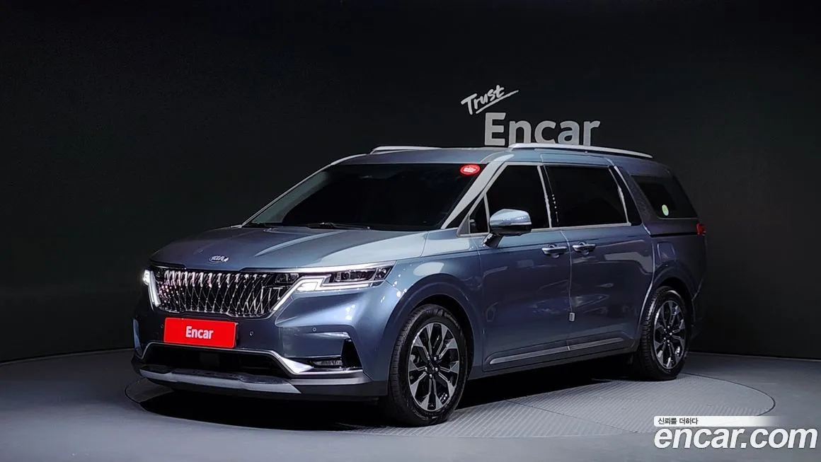 Kia Carnival — фото 1