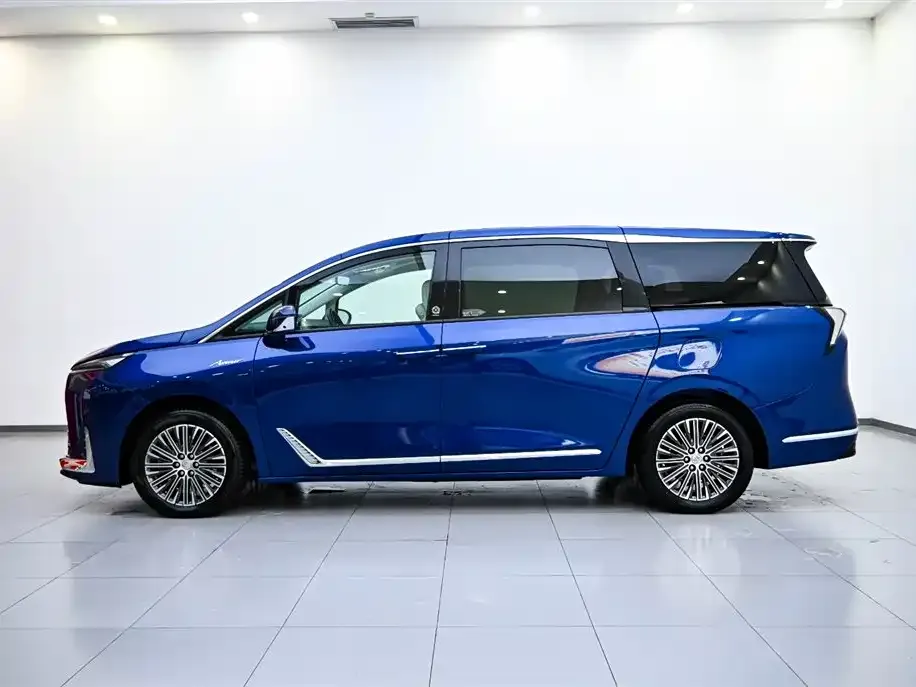 Buick GL8 Hybrid — фото 5