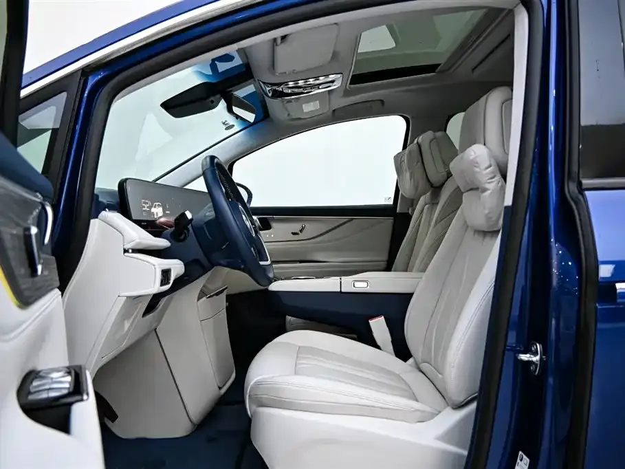 Buick GL8 Hybrid — фото 9