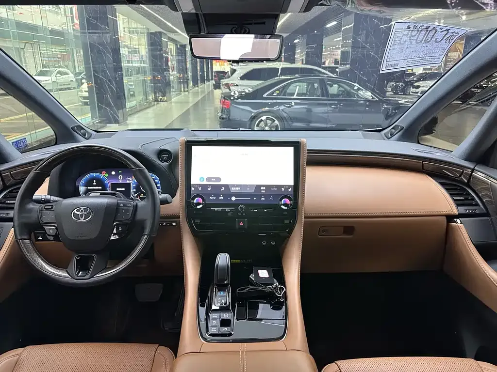 Toyota Alphard — фото 10