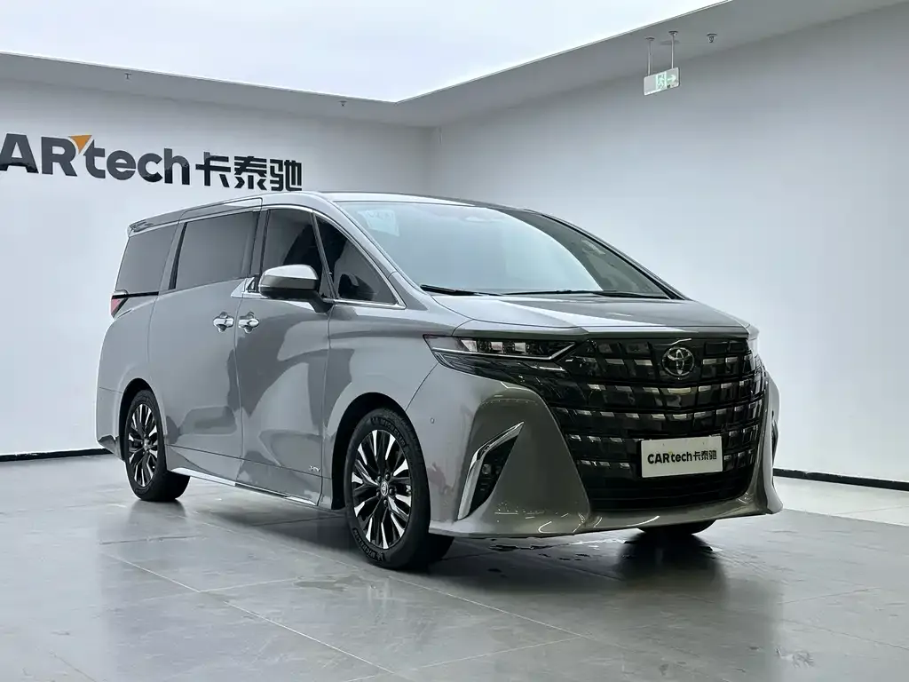 Toyota Alphard — фото 9