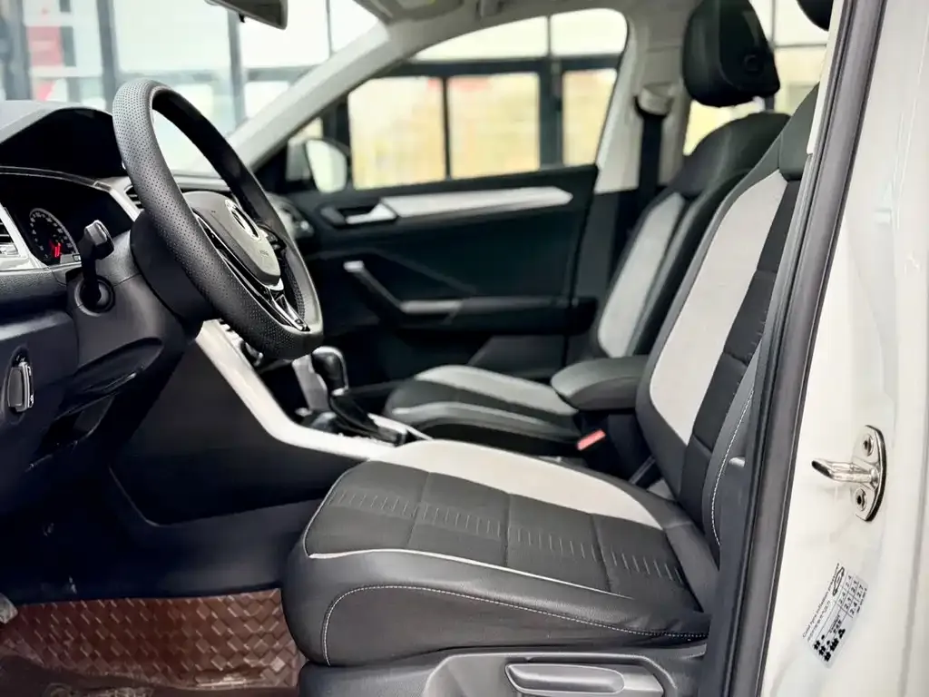 Volkswagen T-Roc 2022 из CN, фото 10