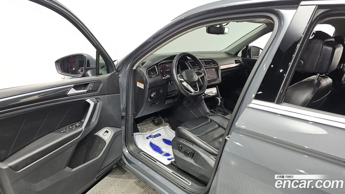 Volkswagen Tiguan — фото 10