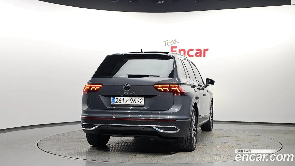 Volkswagen Tiguan — фото 4