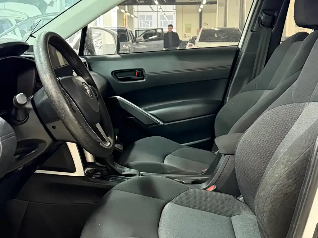 Toyota Frontlander 2023 из CN, фото 4