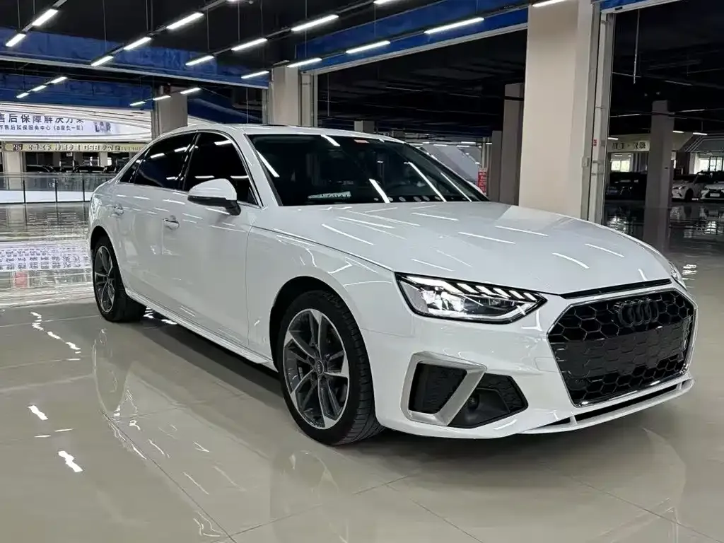 Audi A4L 2021 из CN, фото 3