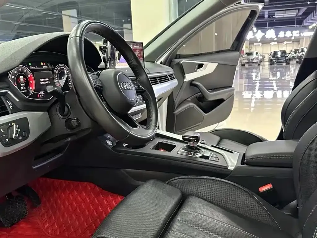 Audi A4L 2021 из CN, фото 5