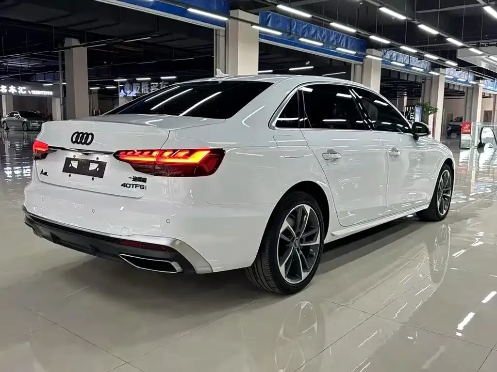 Audi A4L 2021 из CN, фото 7