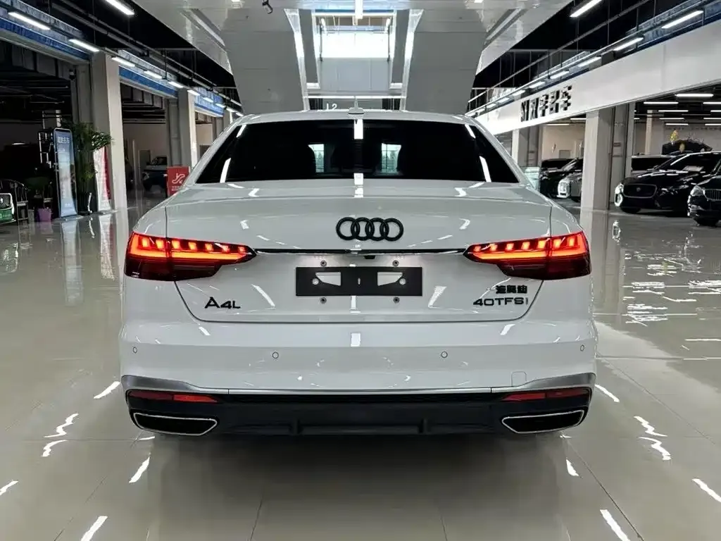 Audi A4L 2021 из CN, фото 8