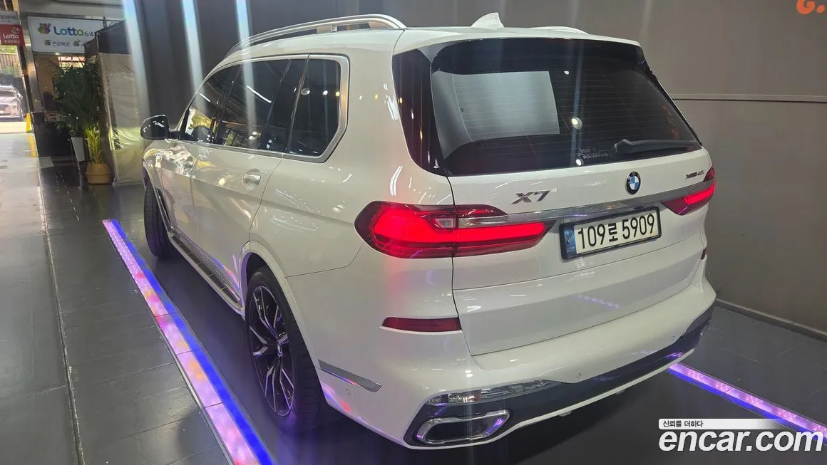 BMW X7 — фото 7