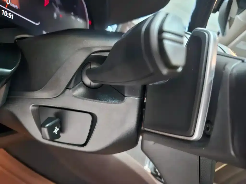 BMW 5 Series 2021 из CN, фото 9