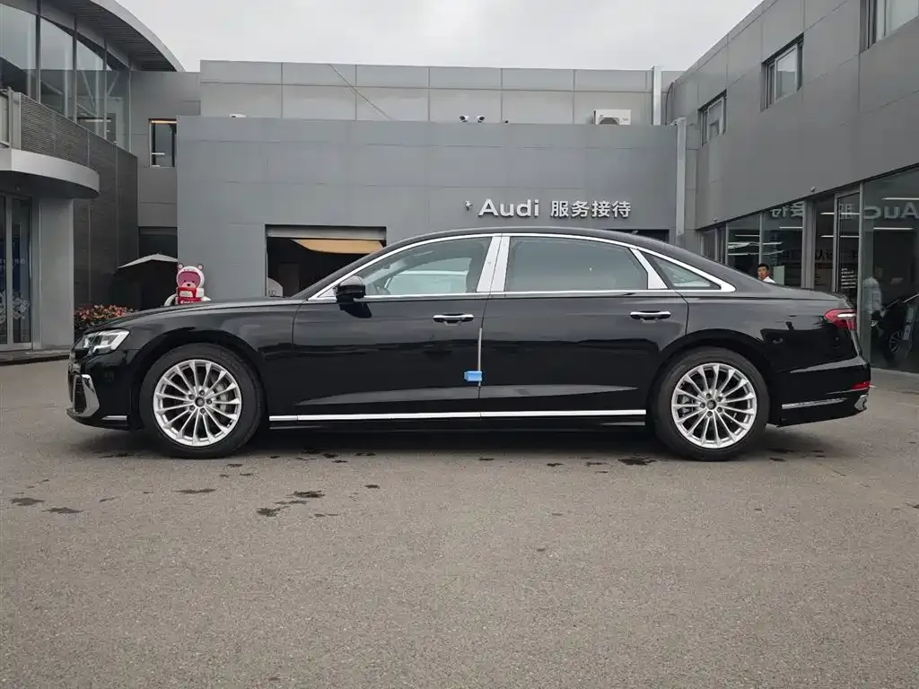 Audi A8 — фото 3