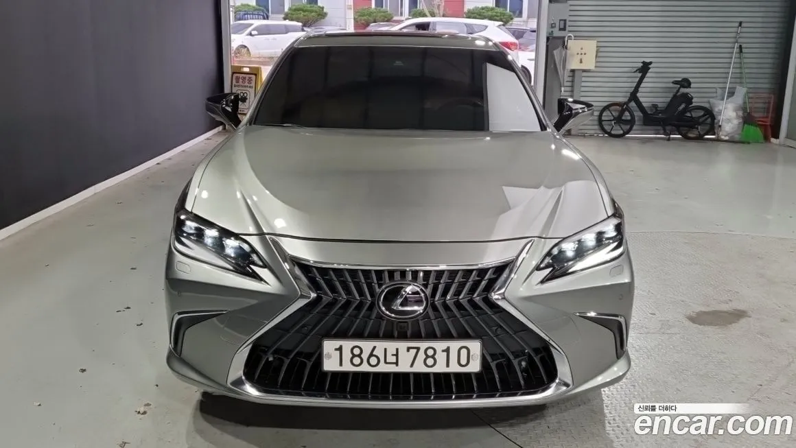 Lexus ES — фото 1