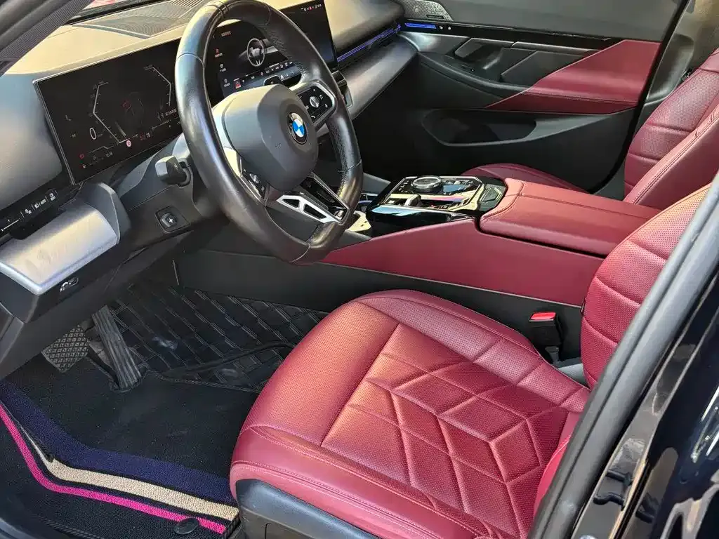 BMW 5 Series 2024 из CN, фото 3