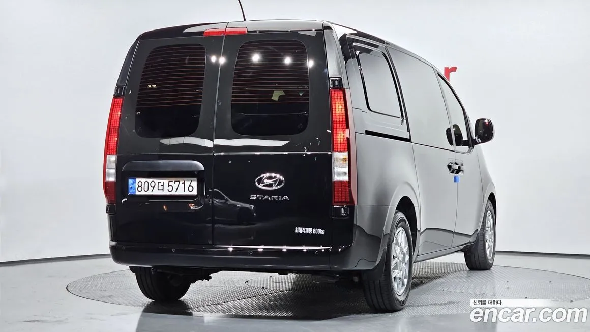 Hyundai Staria — фото 2
