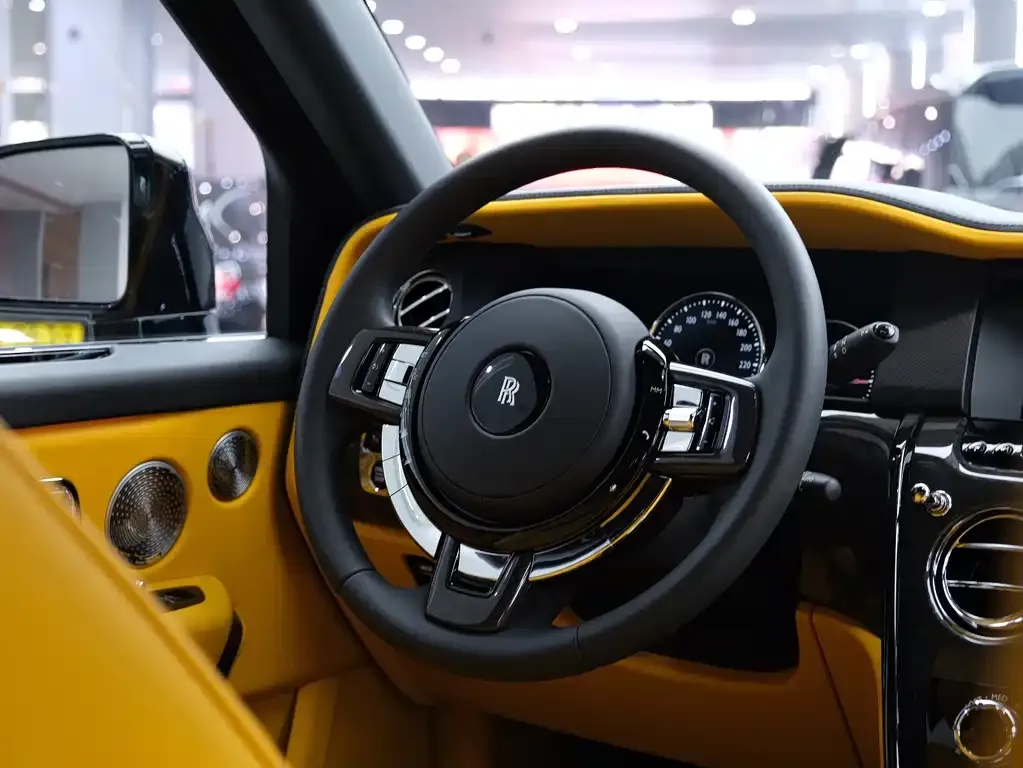 Rolls-Royce Cullinan 2024 из CN, фото 7
