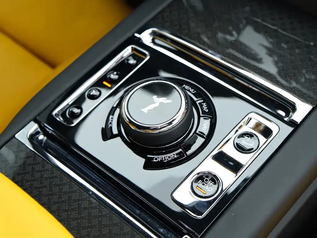 Rolls-Royce Cullinan 2024 из CN, фото 9