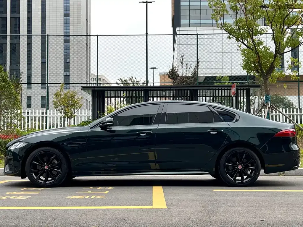 Jaguar XFL — фото 3