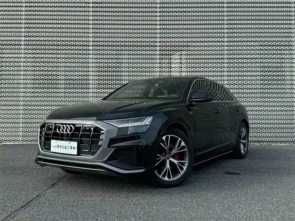 Audi Q8 — фото 1