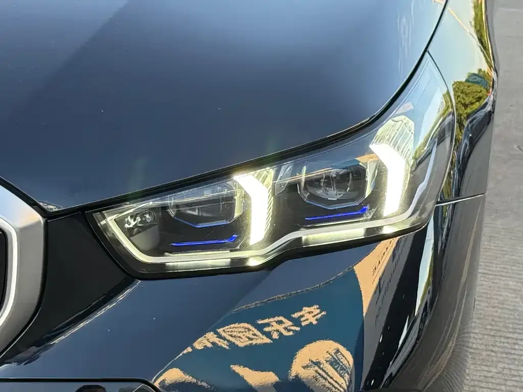 BMW 5 Series — фото 10