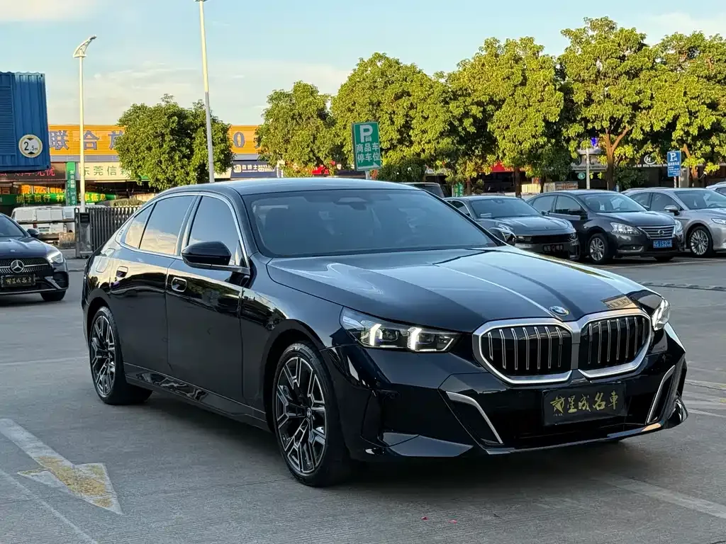 BMW 5 Series — фото 3