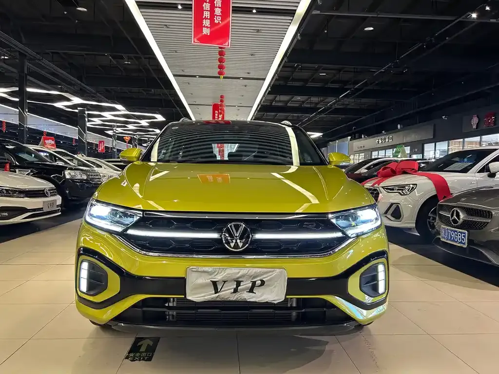 Volkswagen T-Roc — фото 1