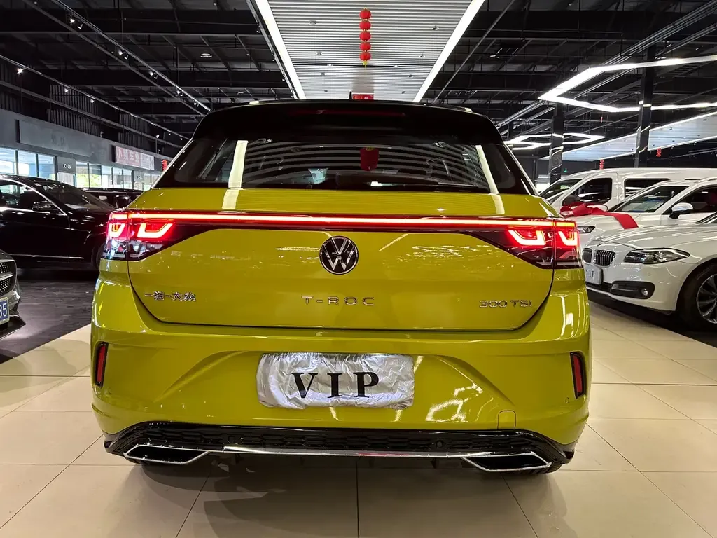 Volkswagen T-Roc — фото 9