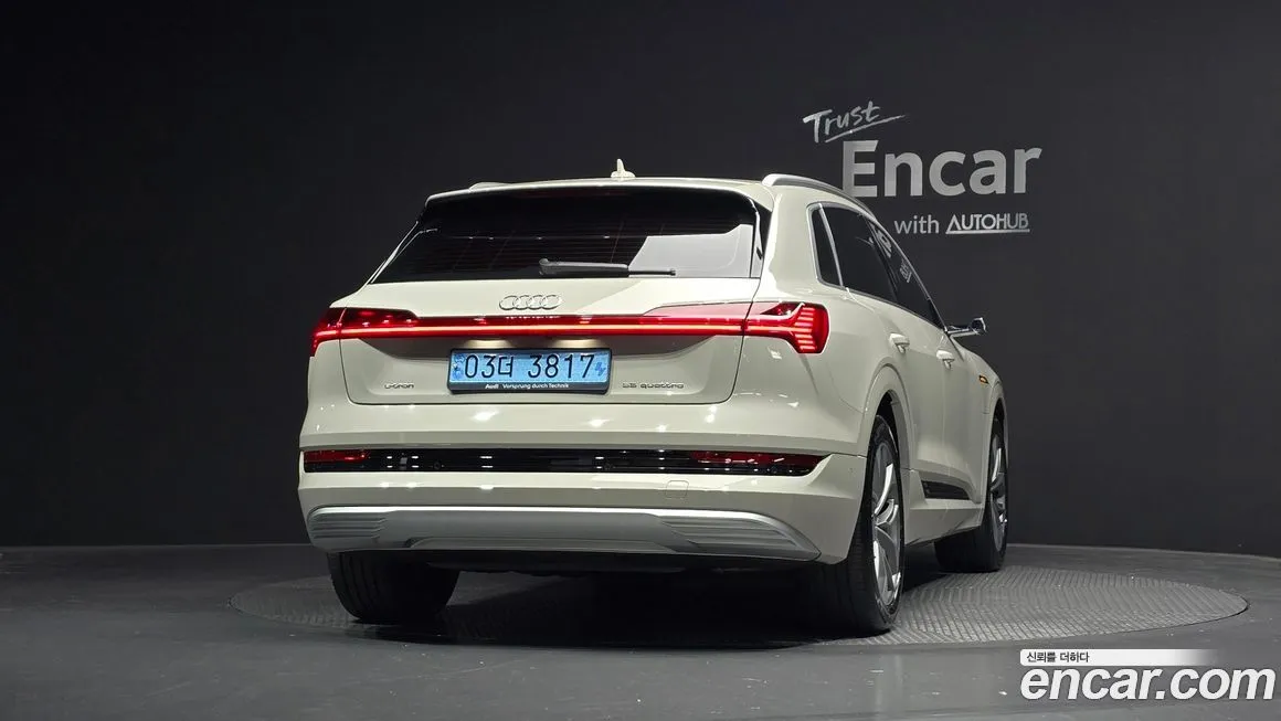 Audi e-tron 2022 из KR, фото 4