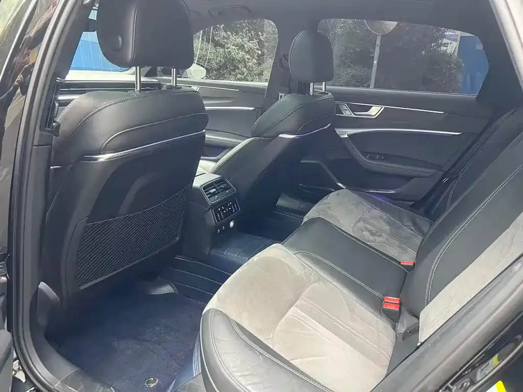 Audi A6L 2023 из CN, фото 5