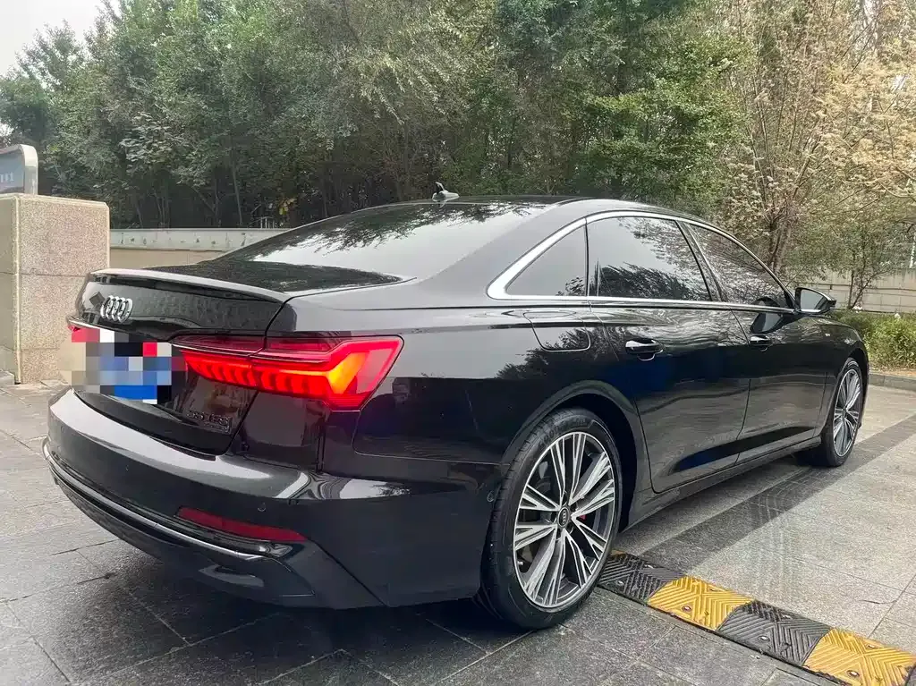 Audi A6L 2023 из CN, фото 9