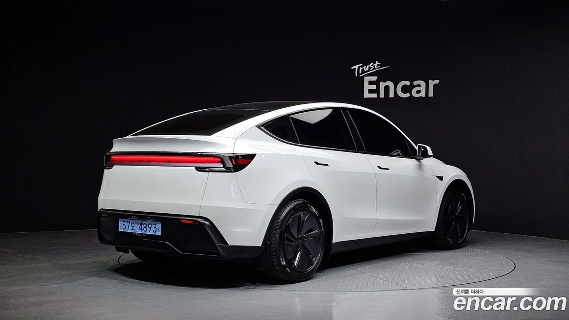 Tesla Model Y — фото 2