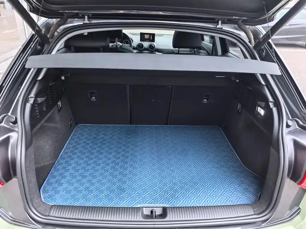 Audi Q2L 2024 из CN, фото 6
