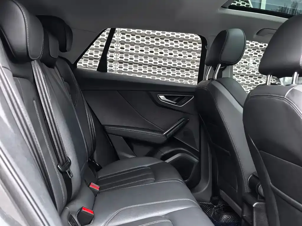 Audi Q2L 2024 из CN, фото 7