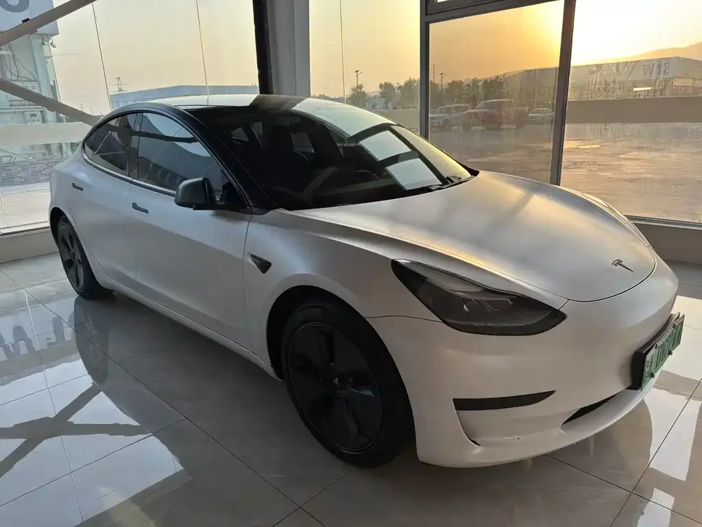 Tesla Model 3 — фото 2