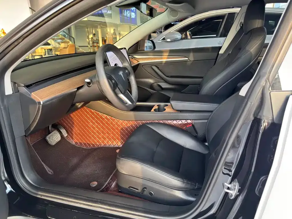 Tesla Model 3 — фото 3