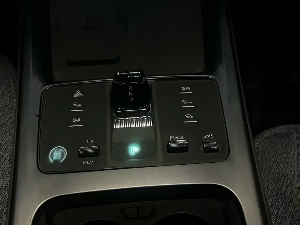 BYD Seal 07 DM-i — фото 7