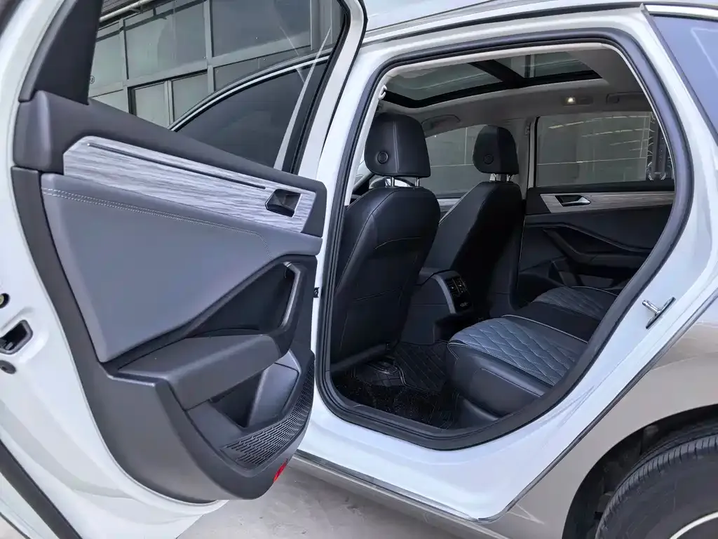 Volkswagen Sagitar 2024 из CN, фото 9