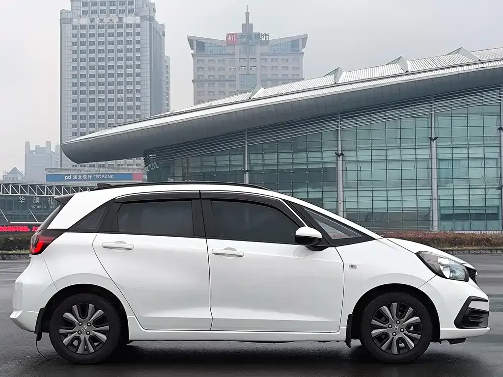 Honda Fit — фото 5
