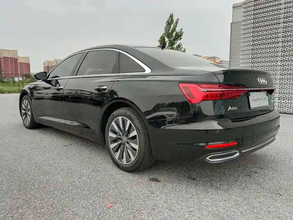 Audi A6L — фото 5