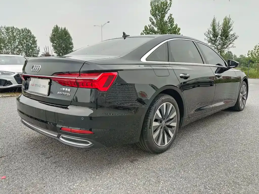 Audi A6L — фото 7