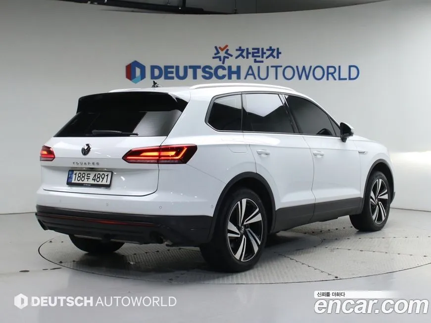 Volkswagen Touareg 2021 из KR, фото 2