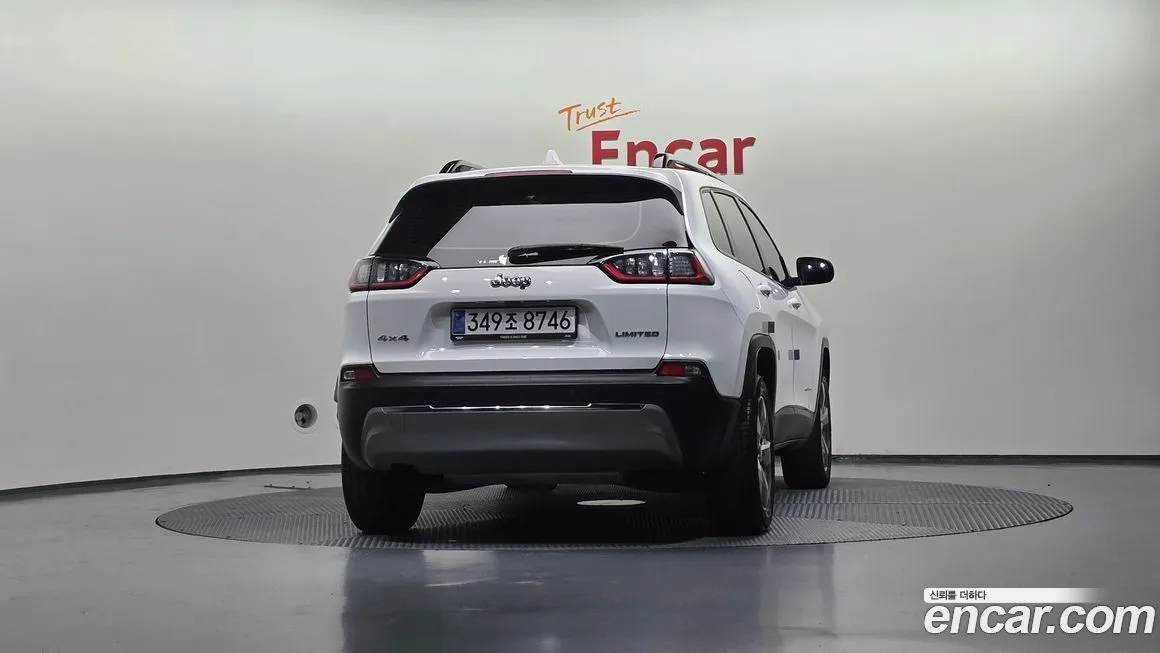 Jeep Cherokee — фото 4