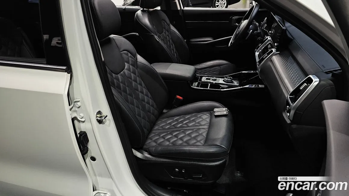 Kia Sorento — фото 10