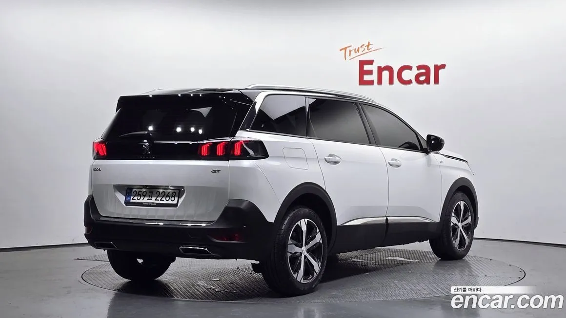 Peugeot 5008 2022 из KR, фото 2