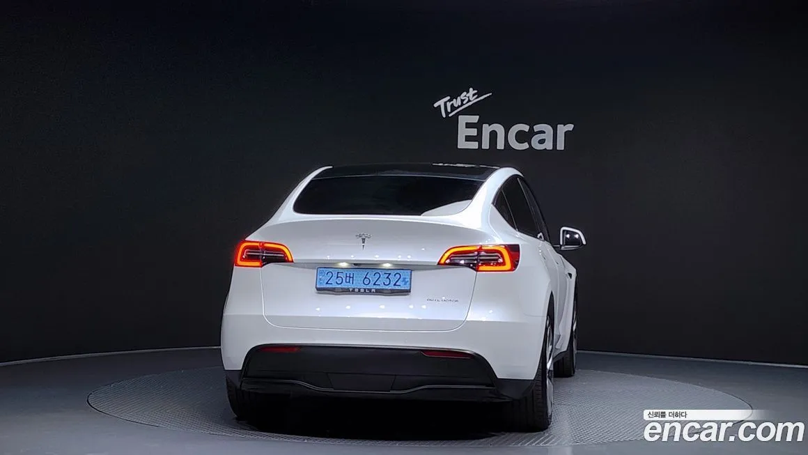 Tesla Model Y — фото 4
