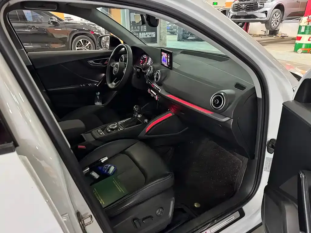 Audi Q2L 2021 из CN, фото 9