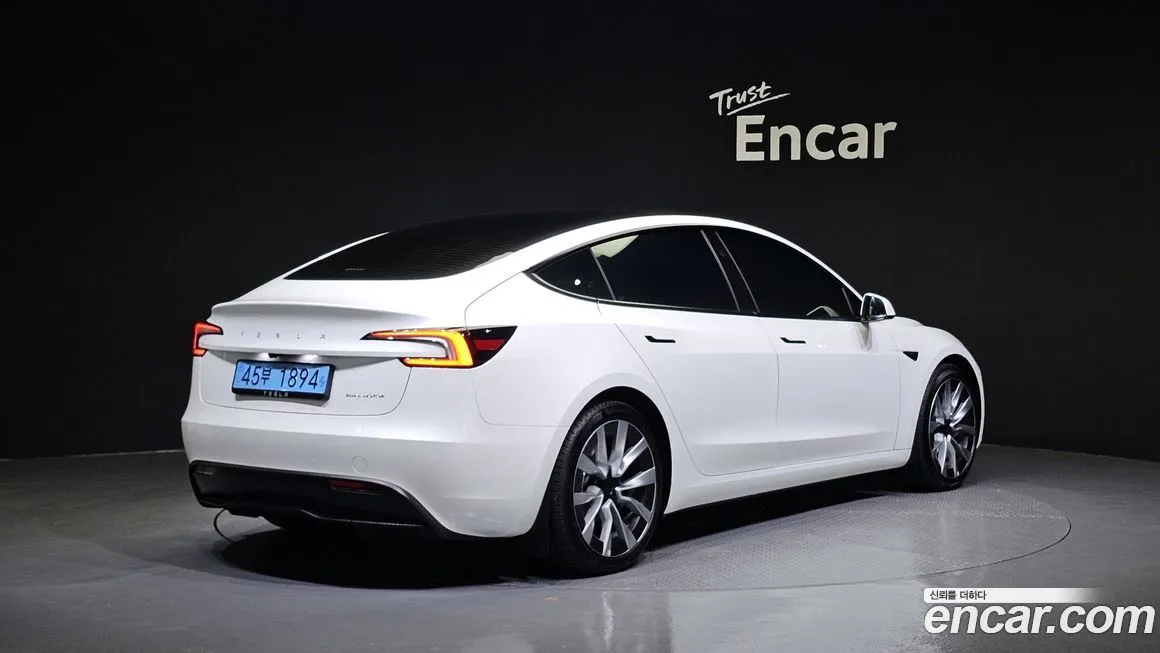 Tesla Model 3 2025 из KR, фото 2