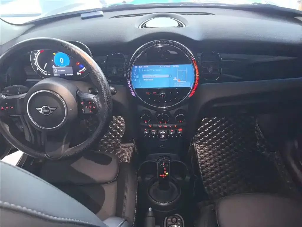 MINI Cooper (3-door) 2023 из CN, фото 10